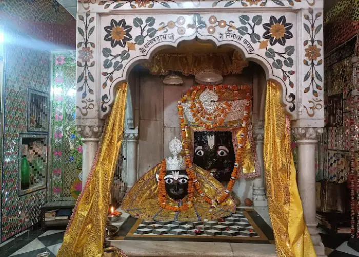 Shri Kamtanath Temple4