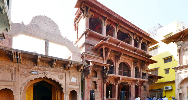 Shri Radha Vallabh Temple Mathura