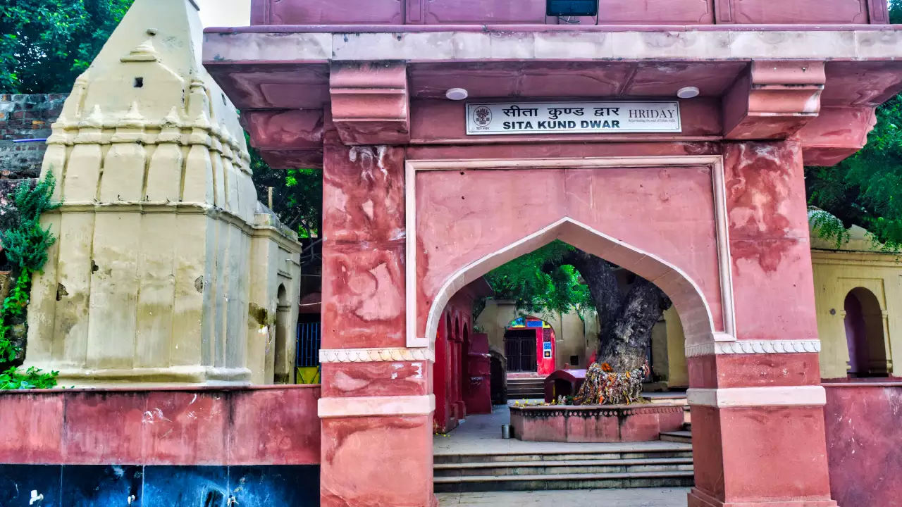 Sita Kund Gaya Temple4