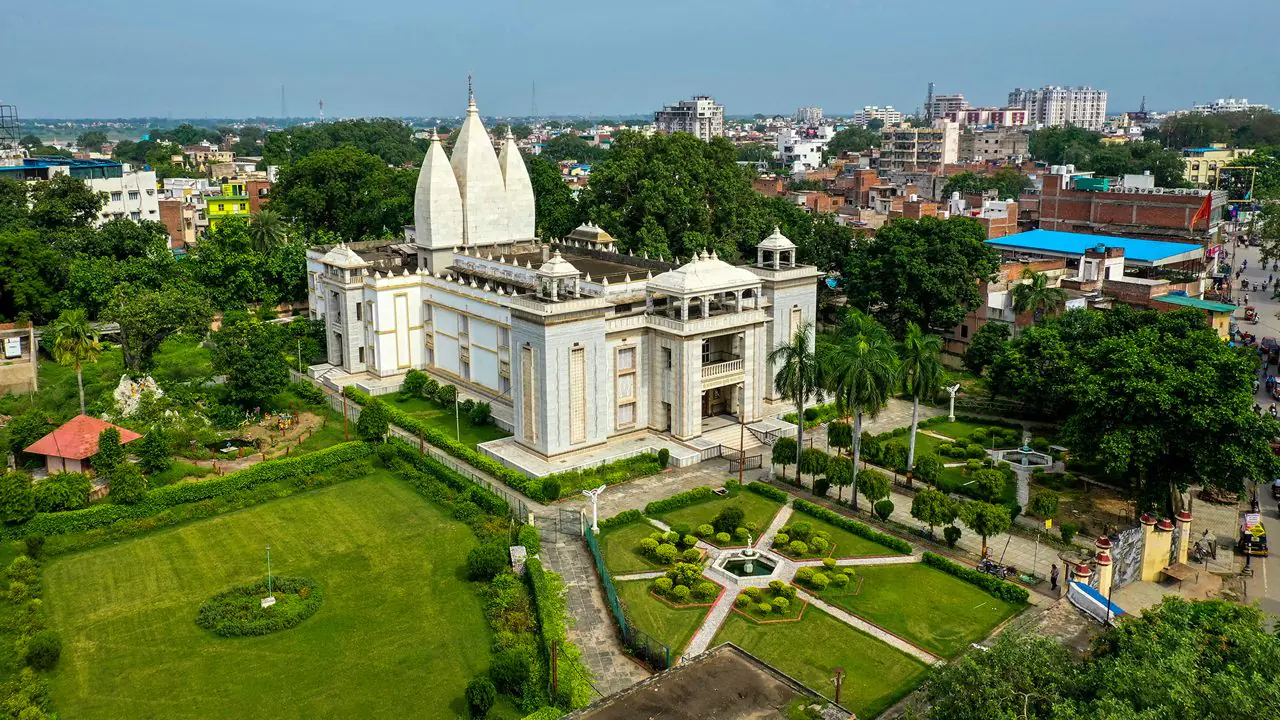 tulsi-manas-temple-varanasi